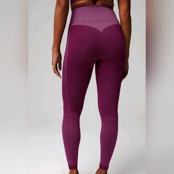 Fabletics Seamless Ultra High-Waisted Leggings - Picture 2 of 2